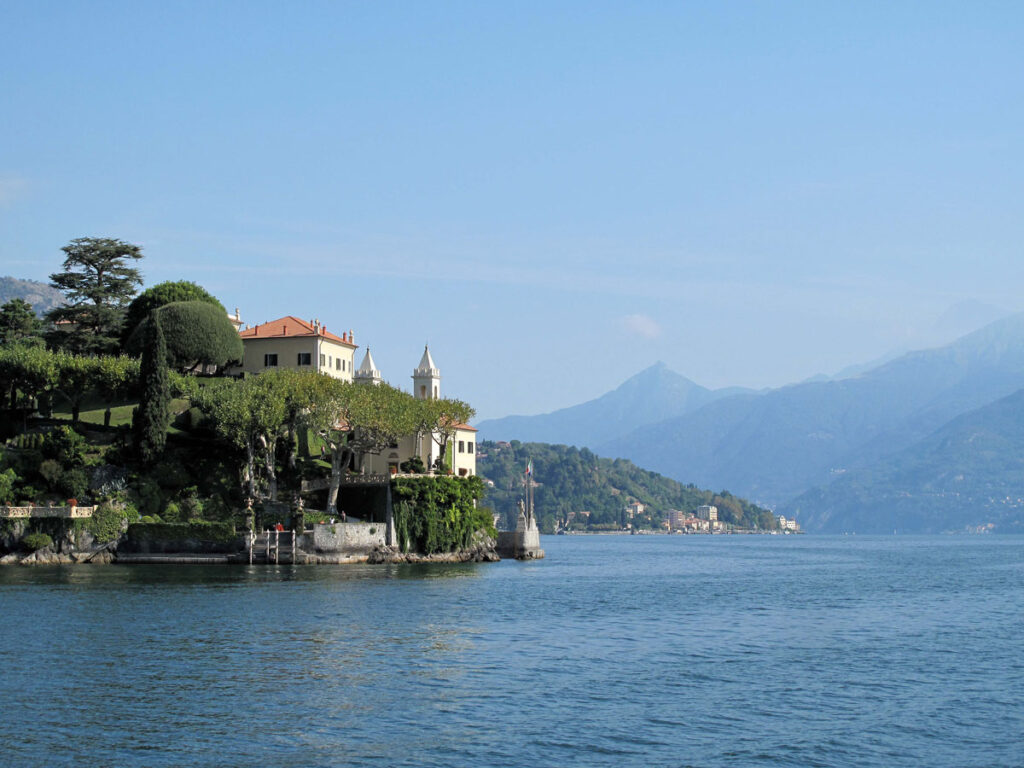 Sailing around the Ramo di Como