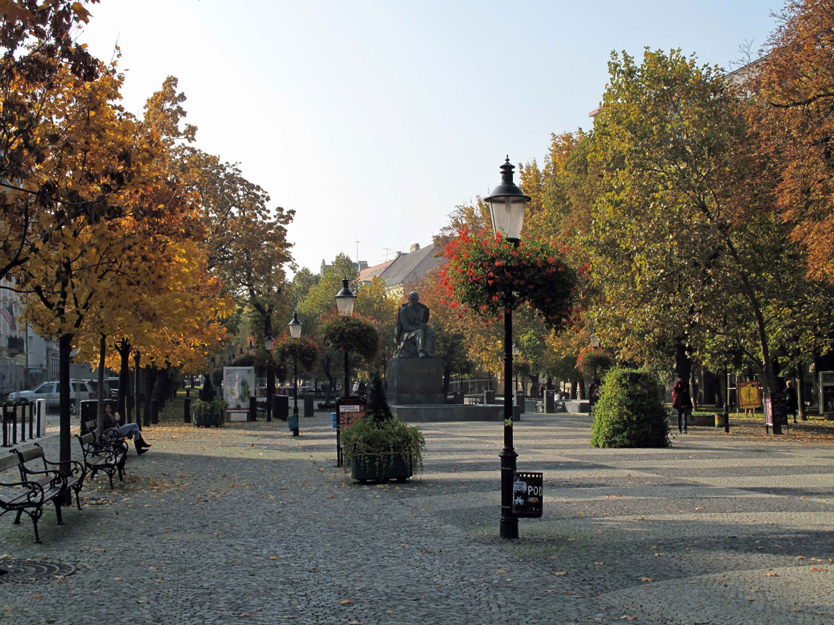 016-Hviezdoslav-Square