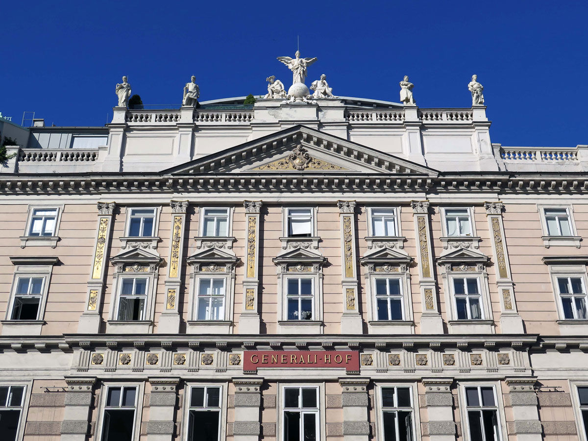 03-The-Grabenhof-Building