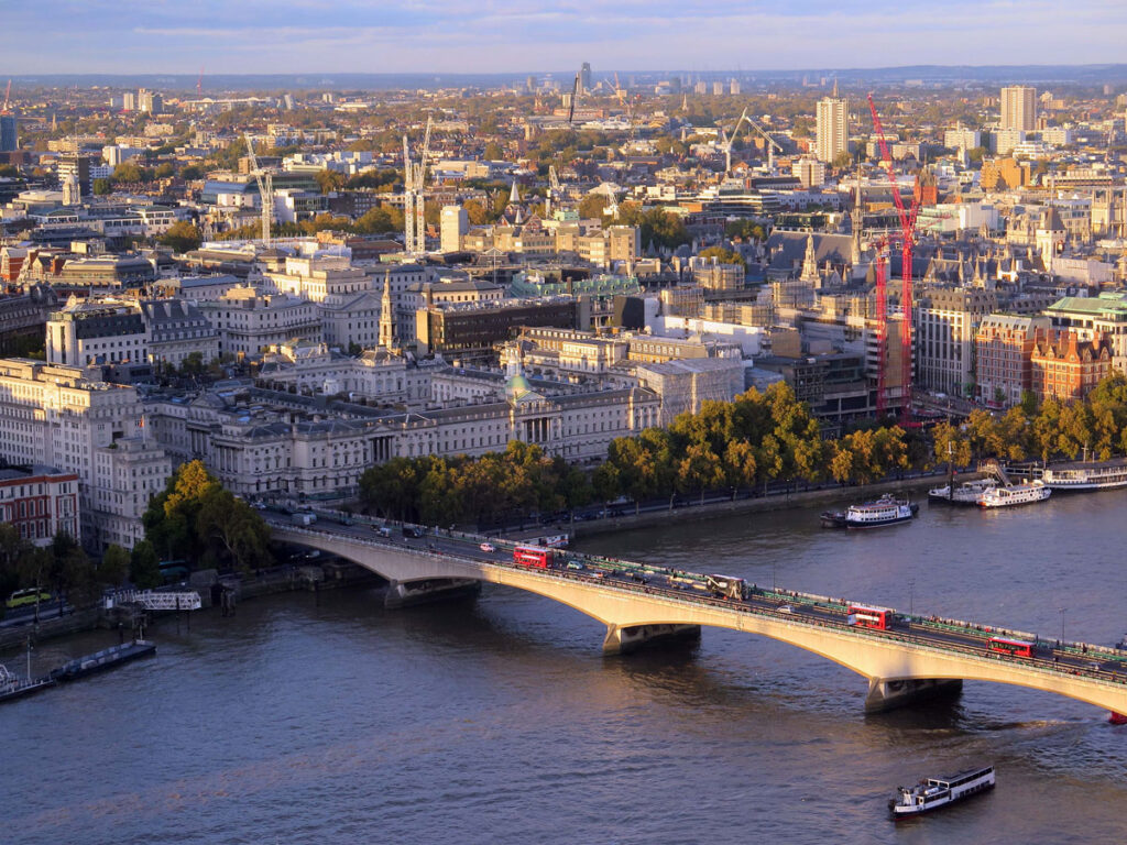 A Stroll along the Embankment