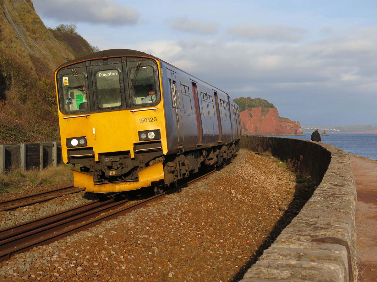 026-A-Local-Multiple-Unit-Train-approaching-Teignmouth