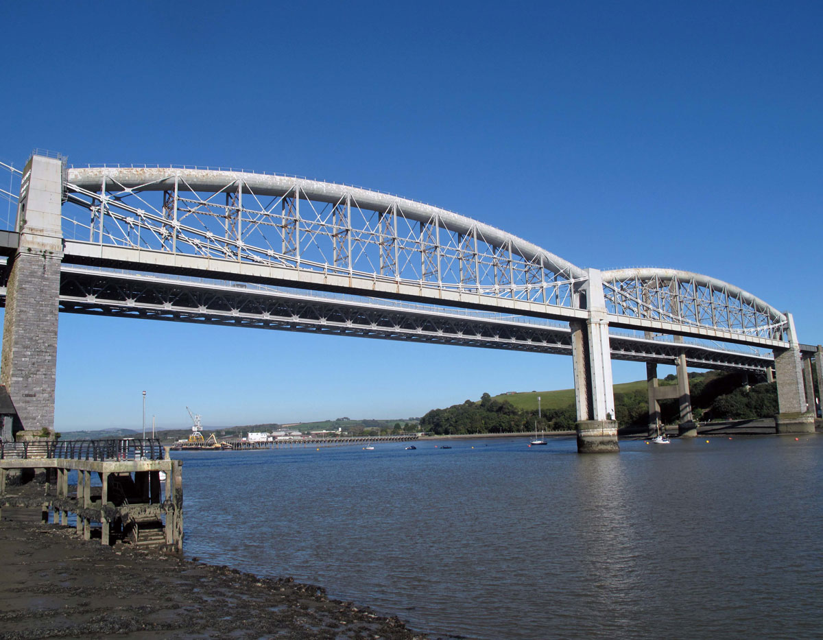 05-Brunels-Royal-Albert-Bridge-crossing-the-River-Tamar