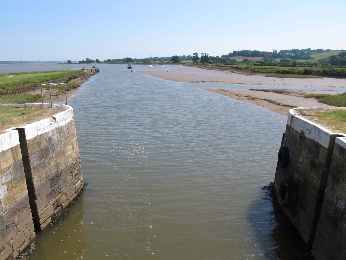06-Where-the-Exeter-Canal-meets-the-River-Exe.-The-Railway-is-over-to-the-right