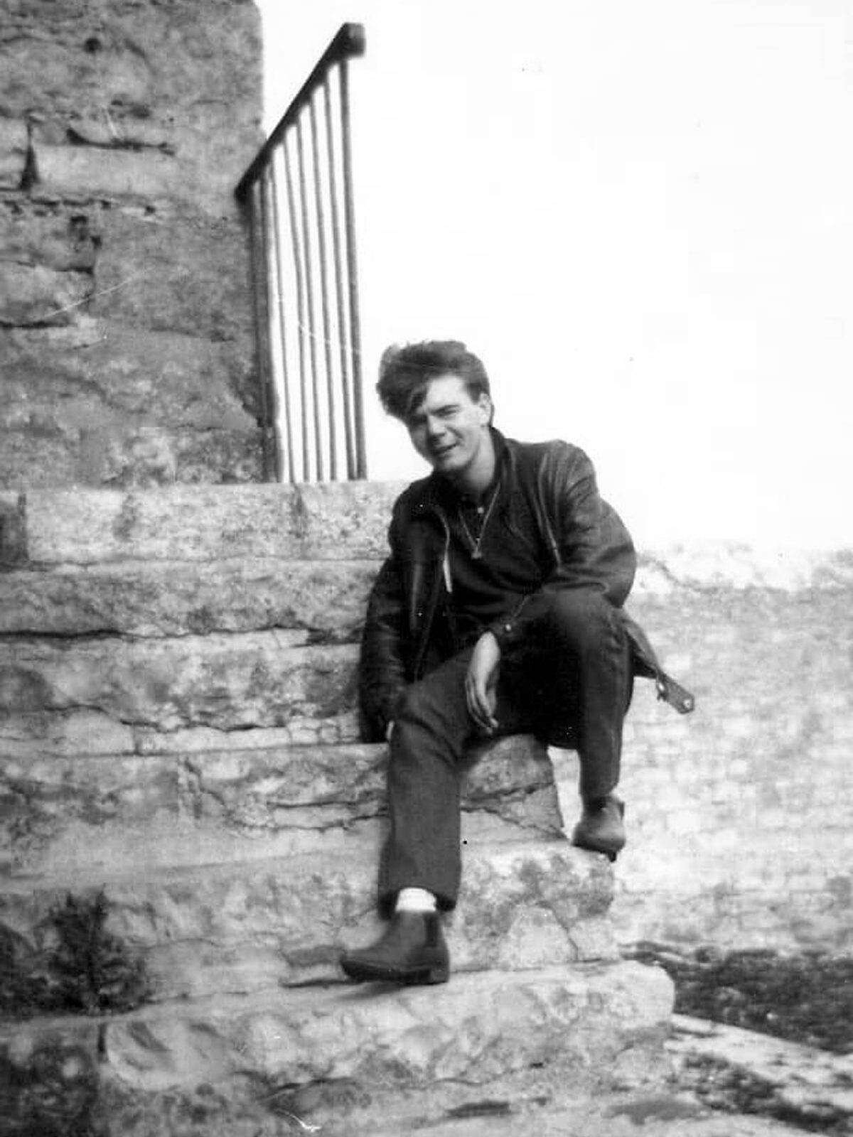 05-Raymond-Jones-(The-Beatles-Bible) Raymond Jones (The Beatles Bible)