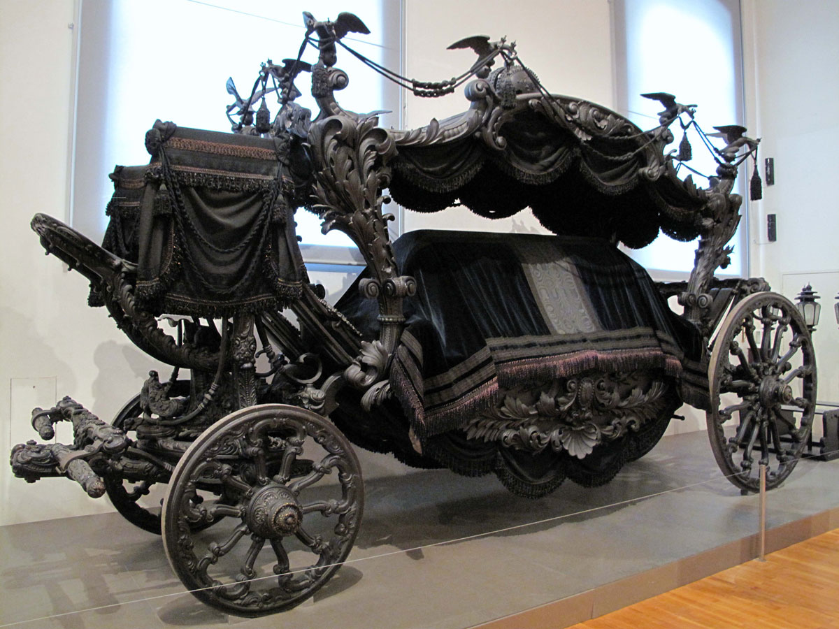 020-Black-Hearse-of-the-Viennese-Court