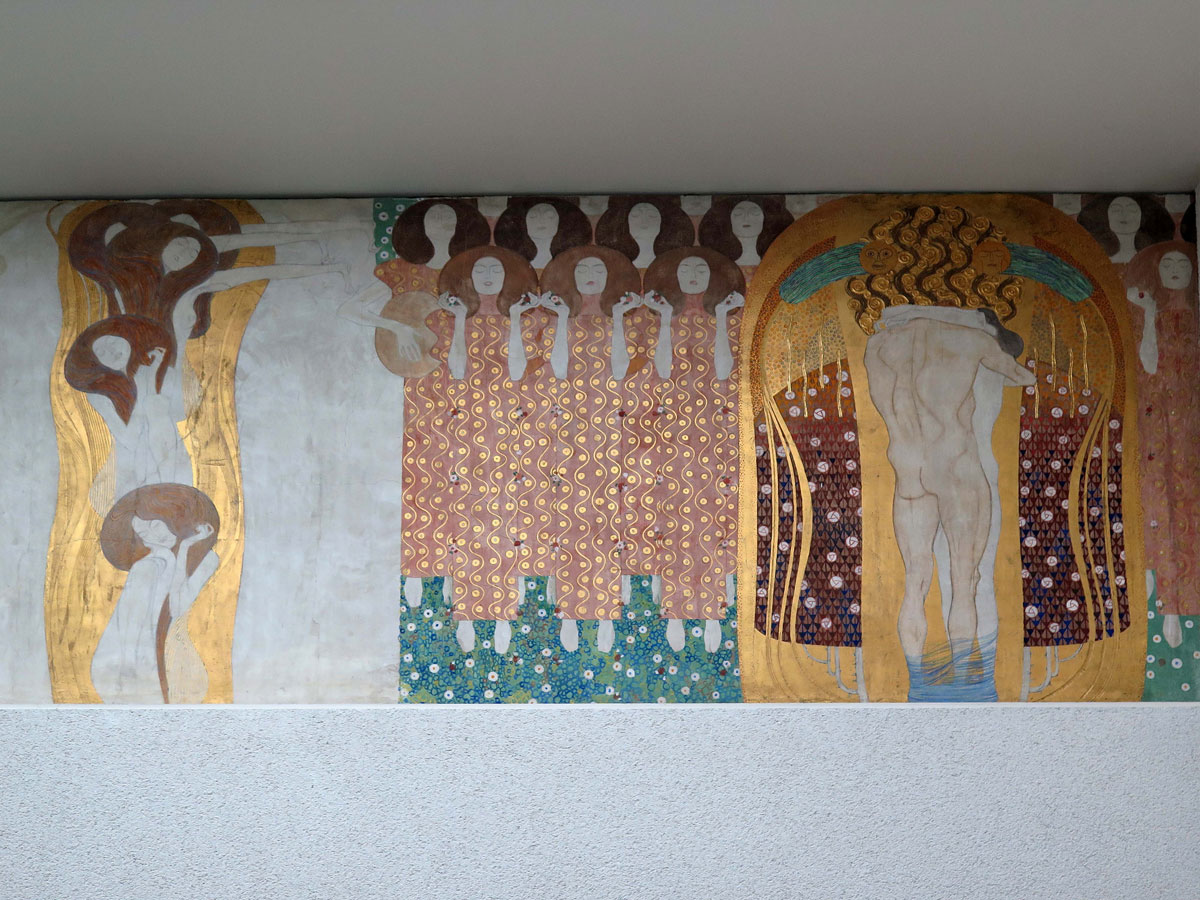 015-The-end-of-the-Frieze---The-Choir-of-Angels-from-Paradise-and-a-Couple-Embracing