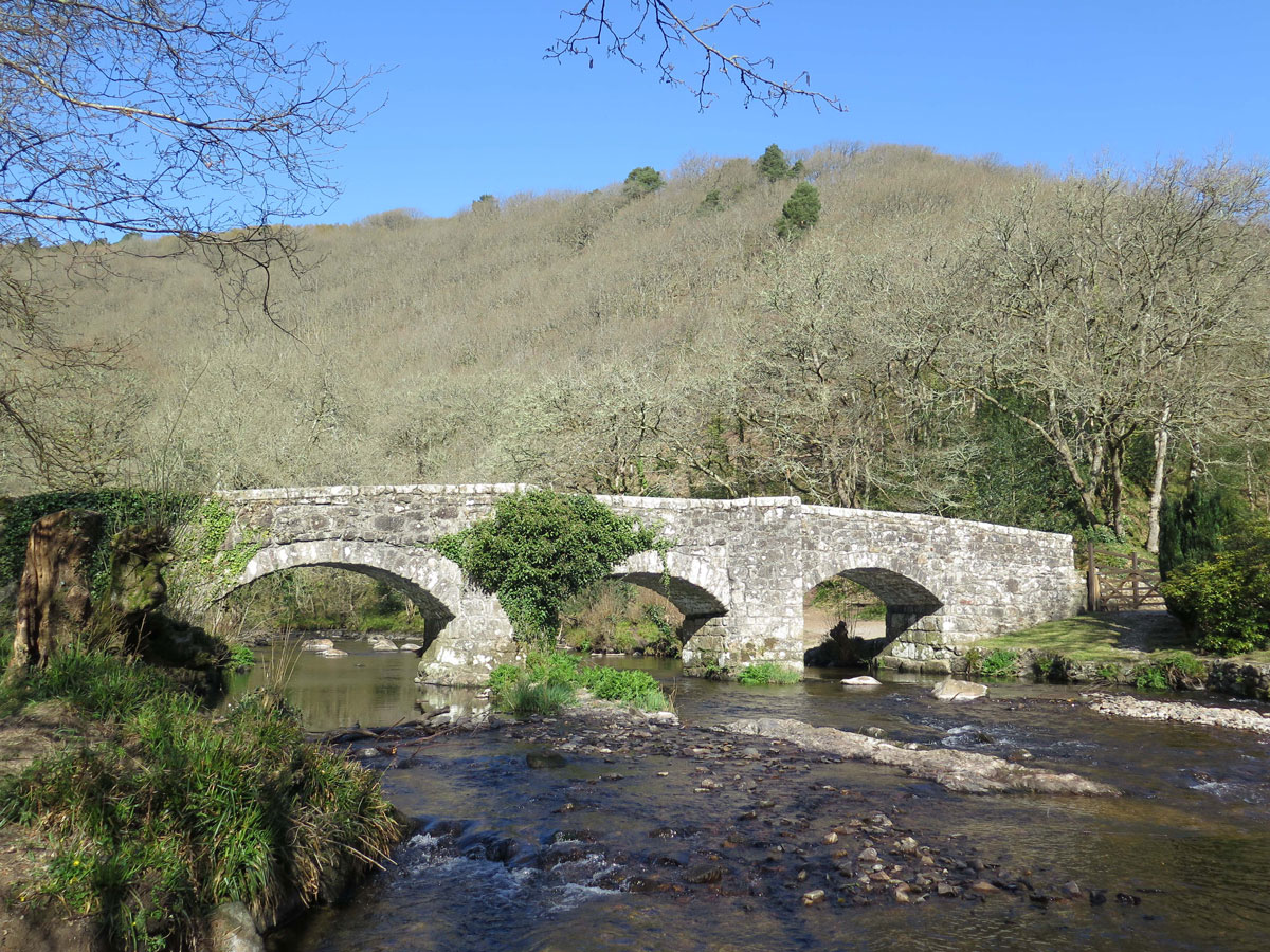 011-Fingle-Bridge-in-the-Teign-Valley-below-Drewsteignton