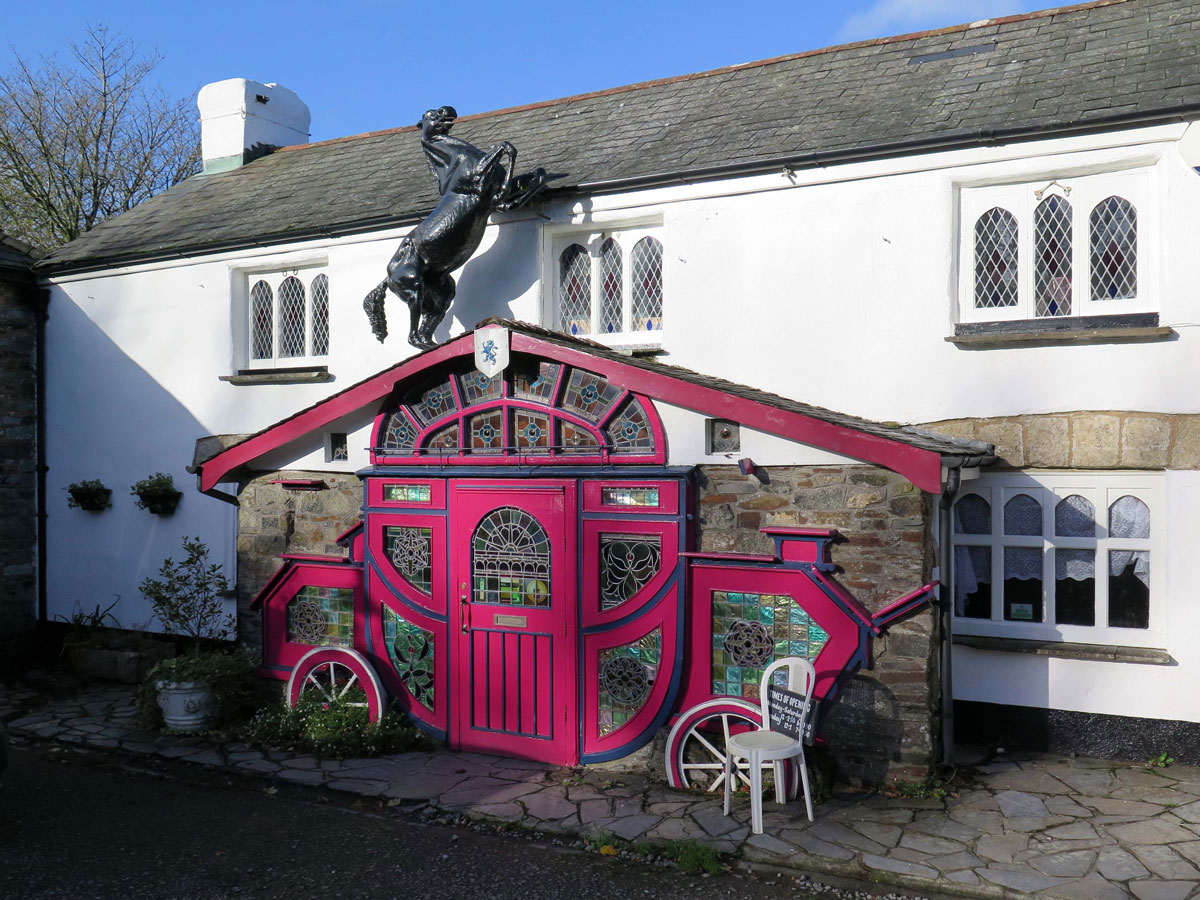 015-Entrance-to-the-Highwayman-Inn,-Sourton