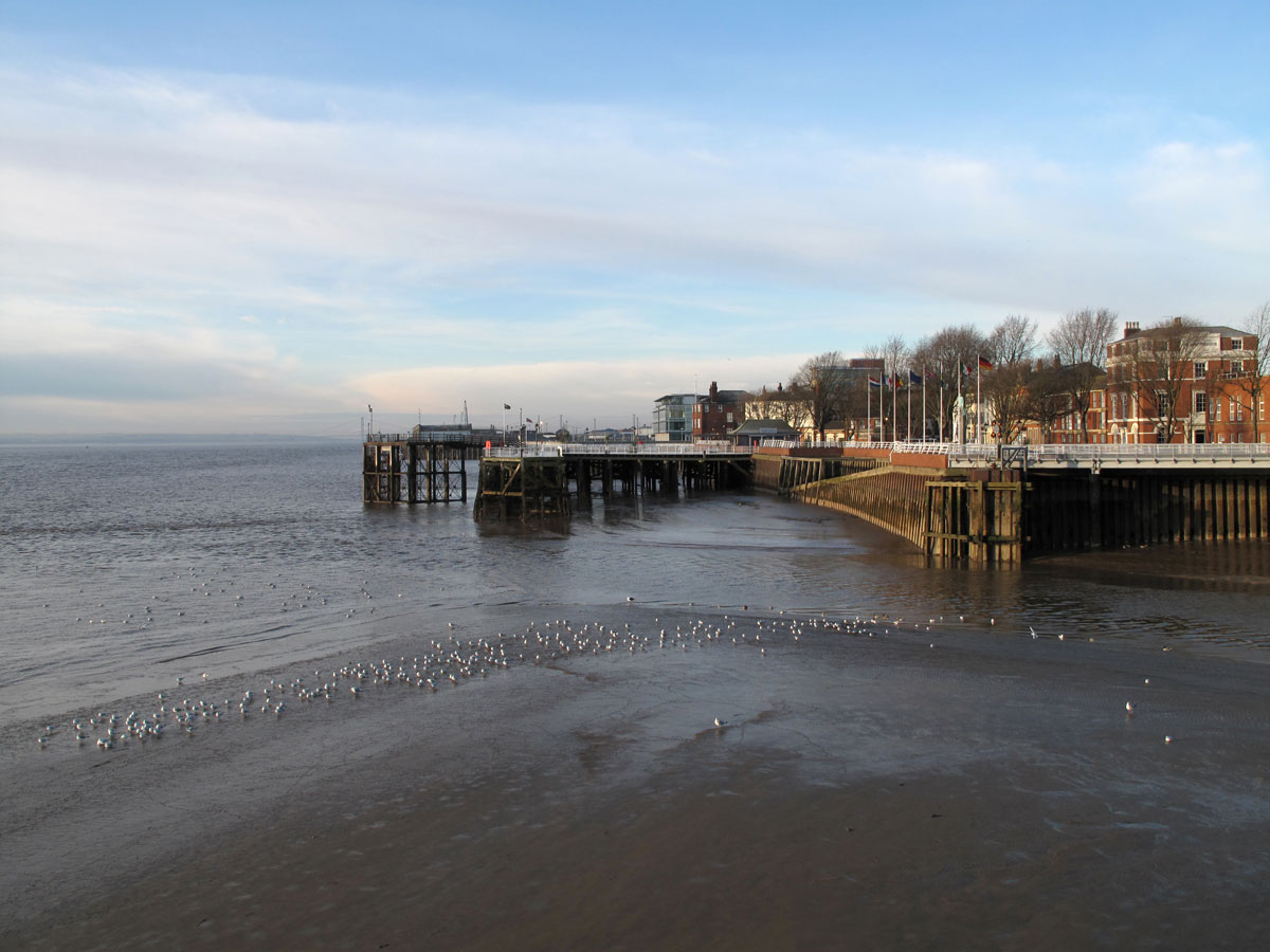 011-The-View-from-The-Deep-Aquarium-across-the-Mouth-of-the-River-Hull-to-Victoria-Pier