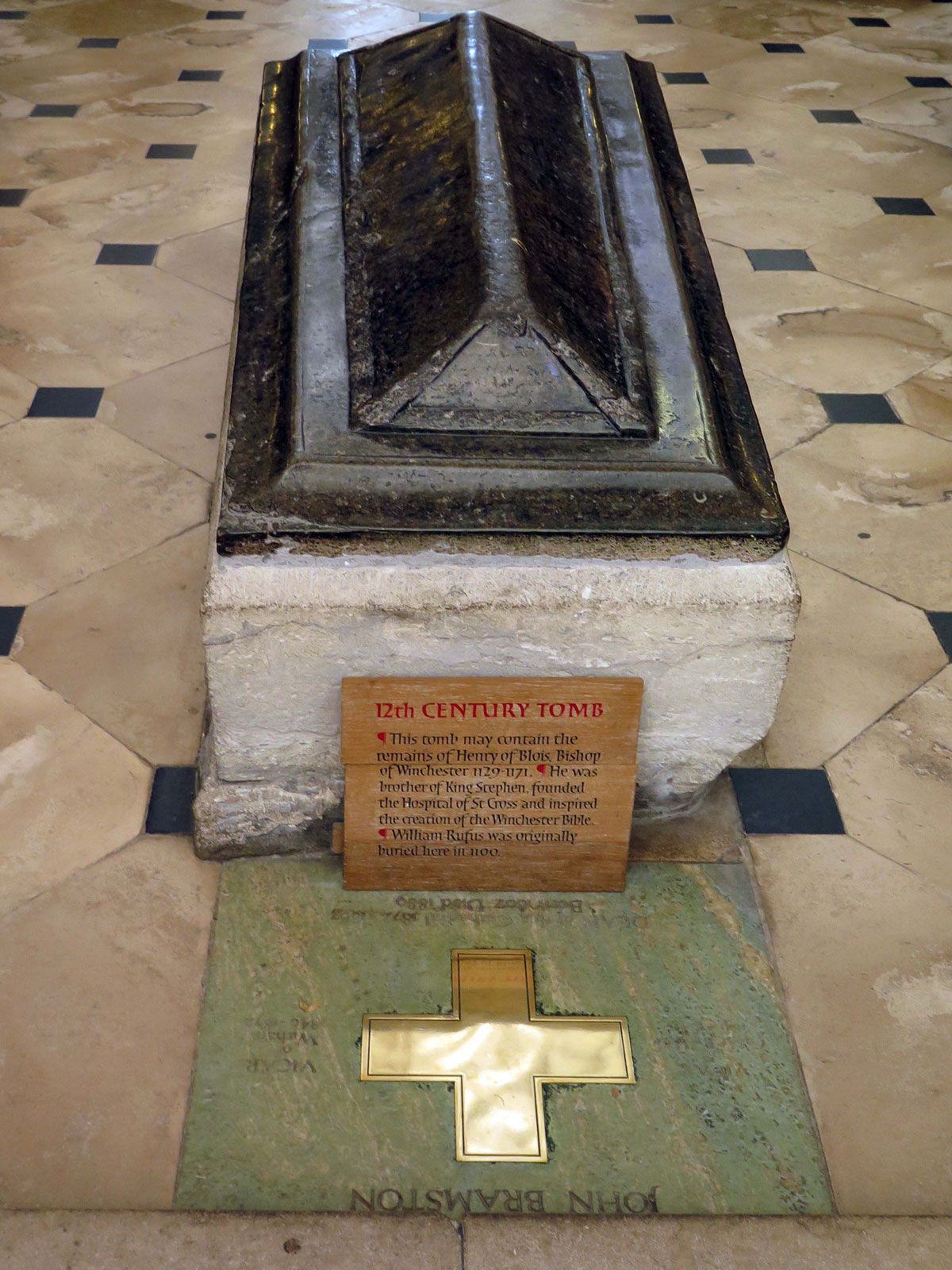 03-Tomb-believed-to-be-that-of-Bishop-Henri-de-Blois