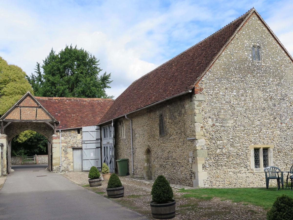 06-The-Outer-Gate-and-Hundred-Men's-Hall