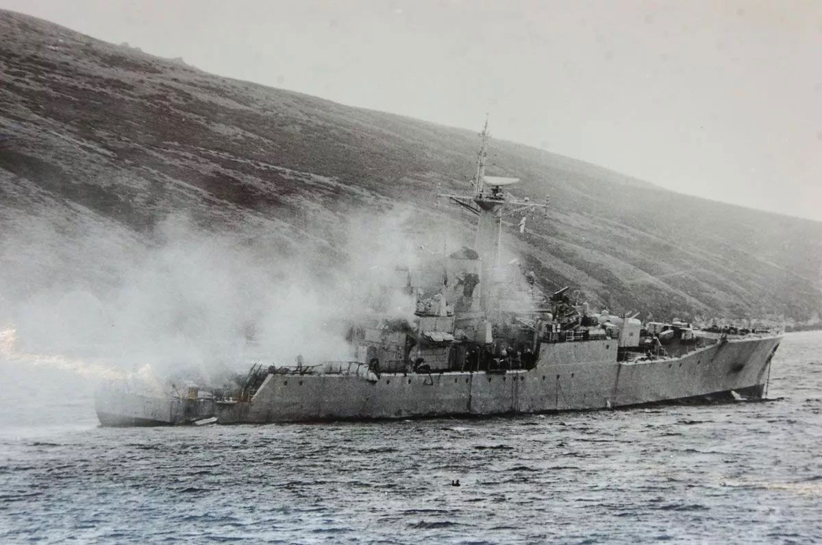 05-HMS-Plymouth-in-Falkland-Sound-(Source-Plymouth-Live-©-Lucy-Blake)