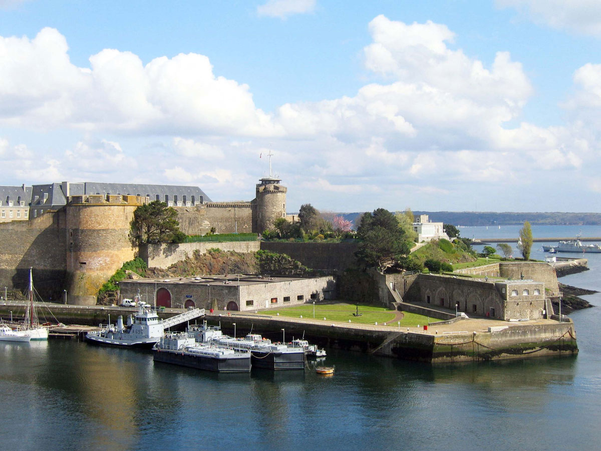 010-View-from-the-Belvedere-Footbridge