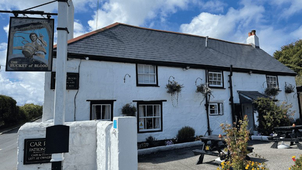 017-The-Bucket-of-Blood,-Phillack-(©-St-Austell-Brewery)