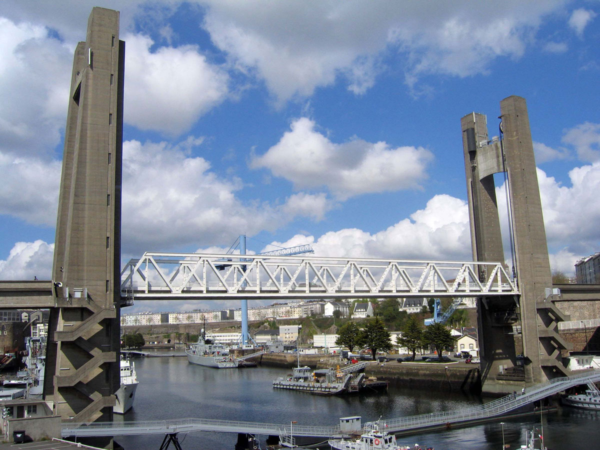 04-The-Recouvrance-Bridge