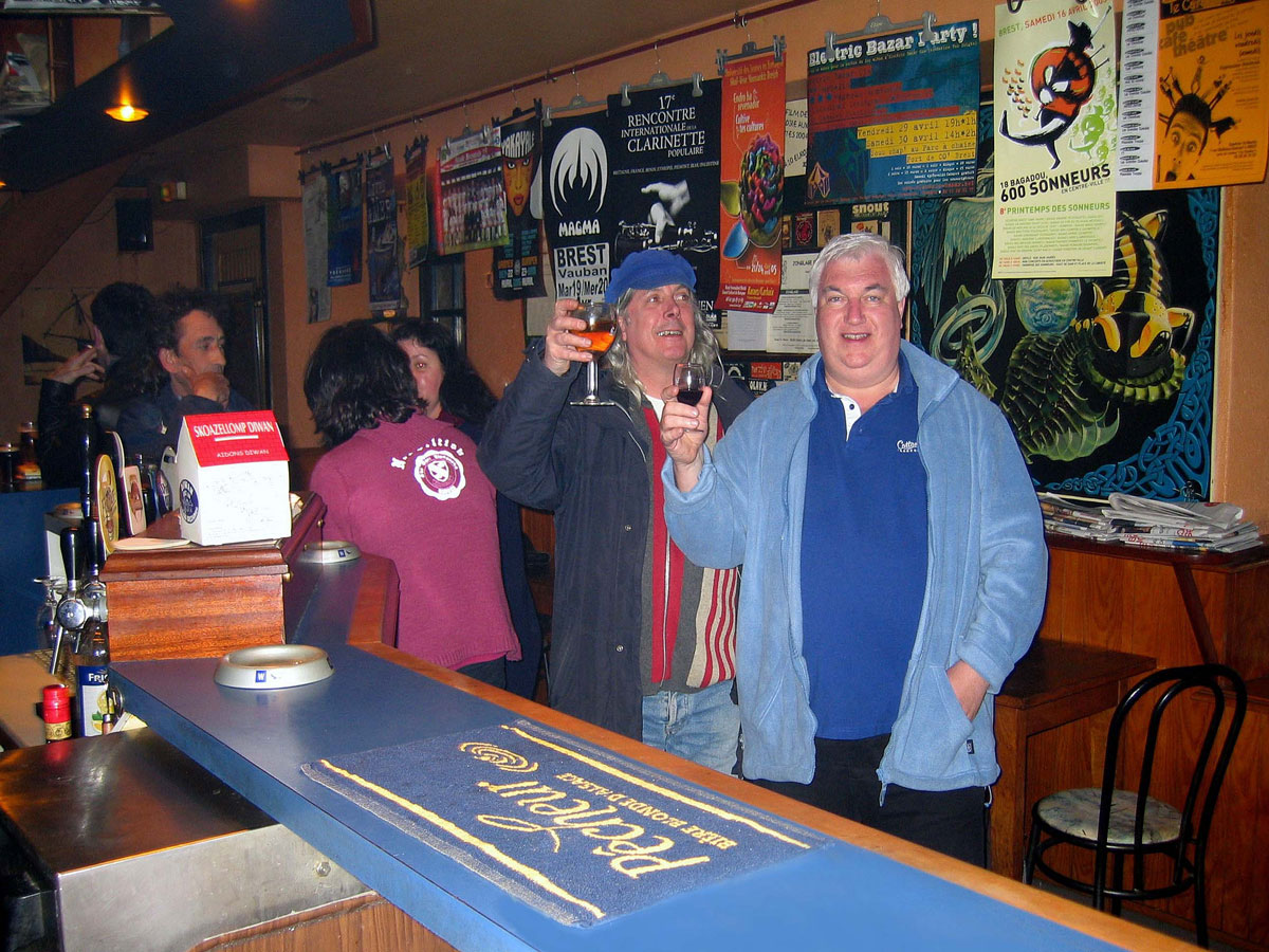 010-Breton-Hospitality---Glaoda-and-Me-in-the-Triskeli-Bar