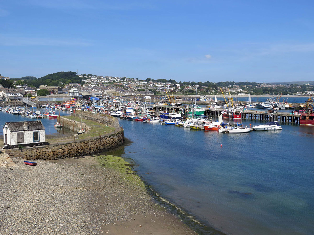 03-The-Old-Quay-(left)-separating-the-Old-Harbour-from-the-Modern-Port