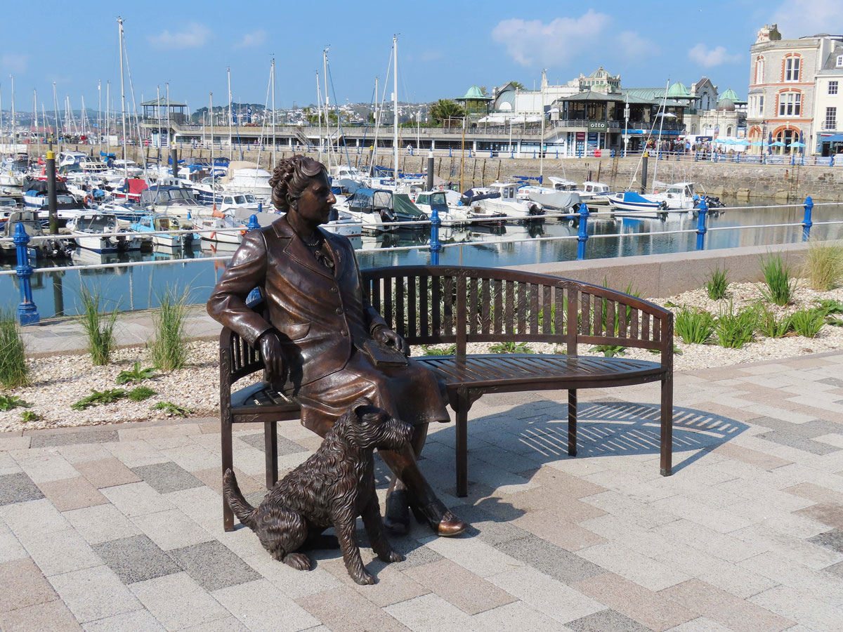 013-Agatha-Christie-and-her-favourite-dog-Peter-by-Elisabeth-Hadley-on-the-Strand