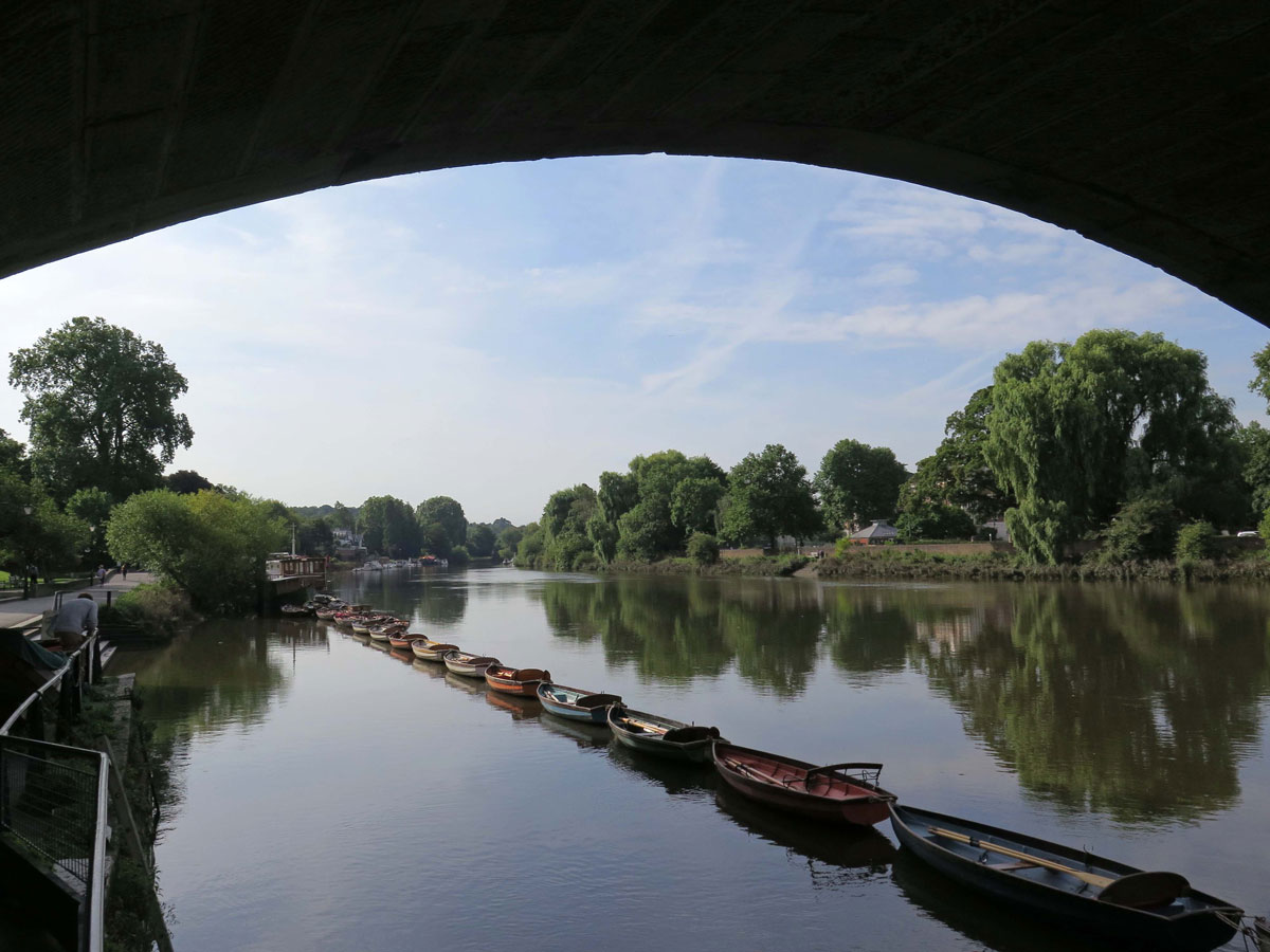 013-Walking-under-Richmond-Bridge