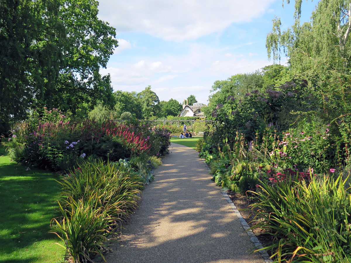 023-The-Gardens-at-Pembroke-Lodge