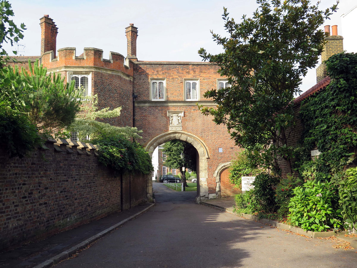 04-Richmond-Palace-Gatehouse