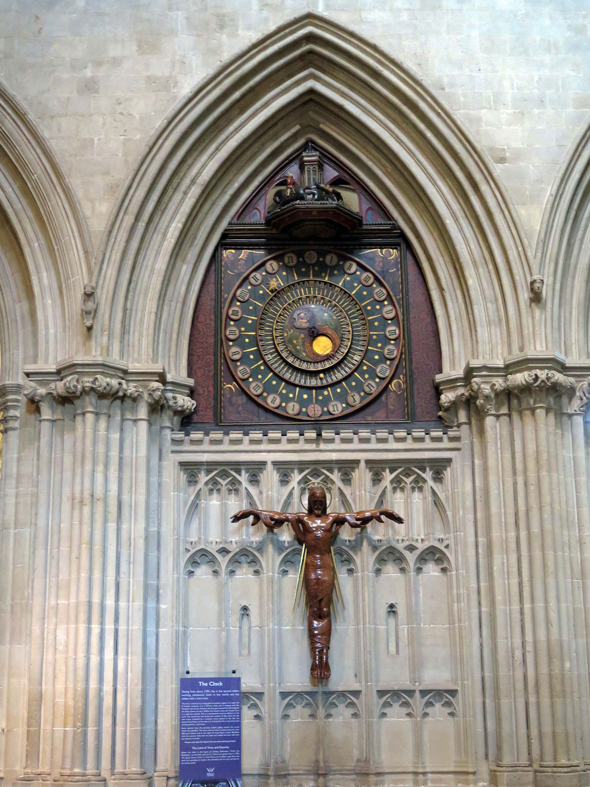 07-The-Medieval-Clock-in-the-North-Transept