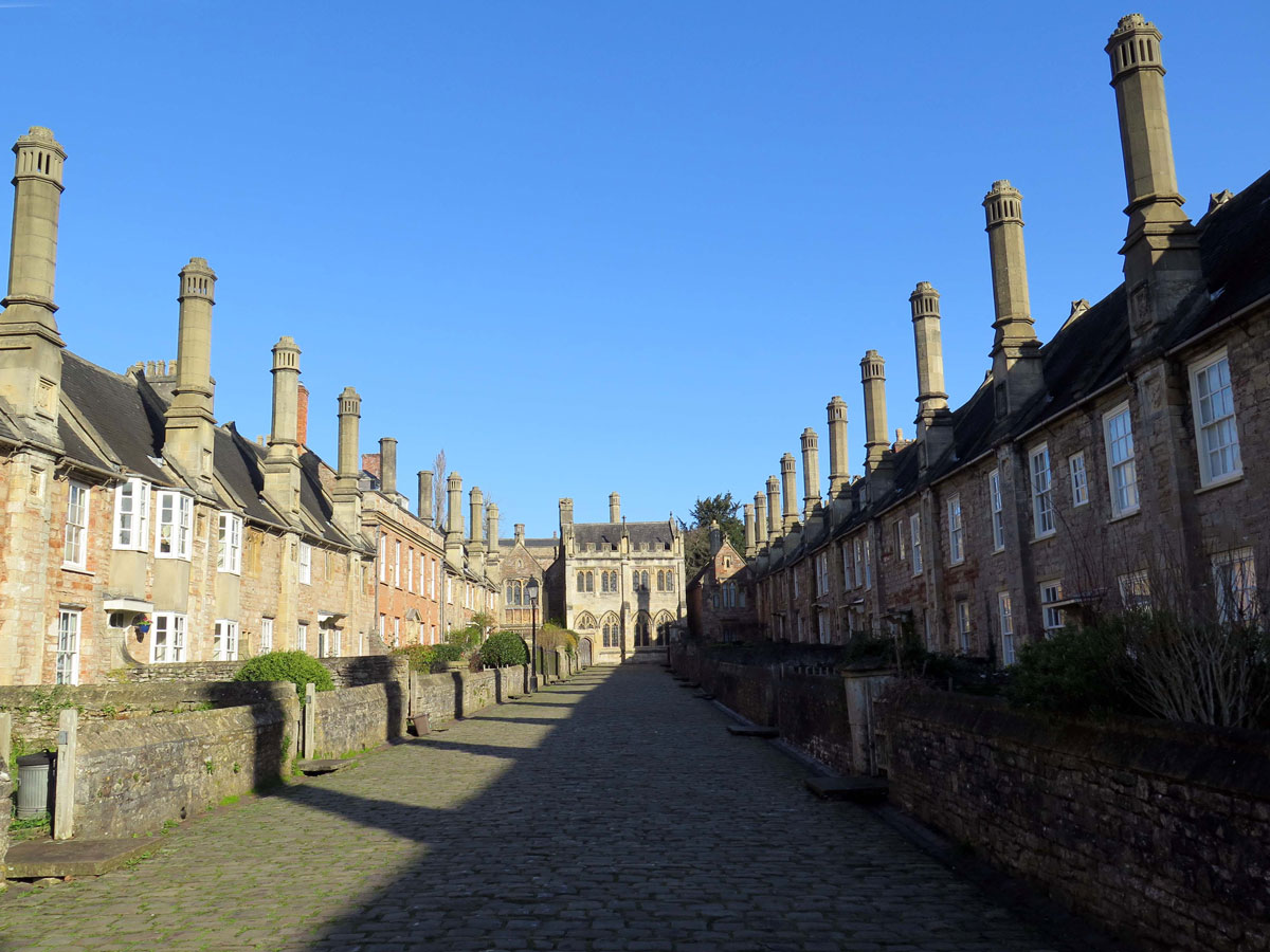 04-Vicars'-Close-looking-towards-the-Vicars'-Chapel-and-Library