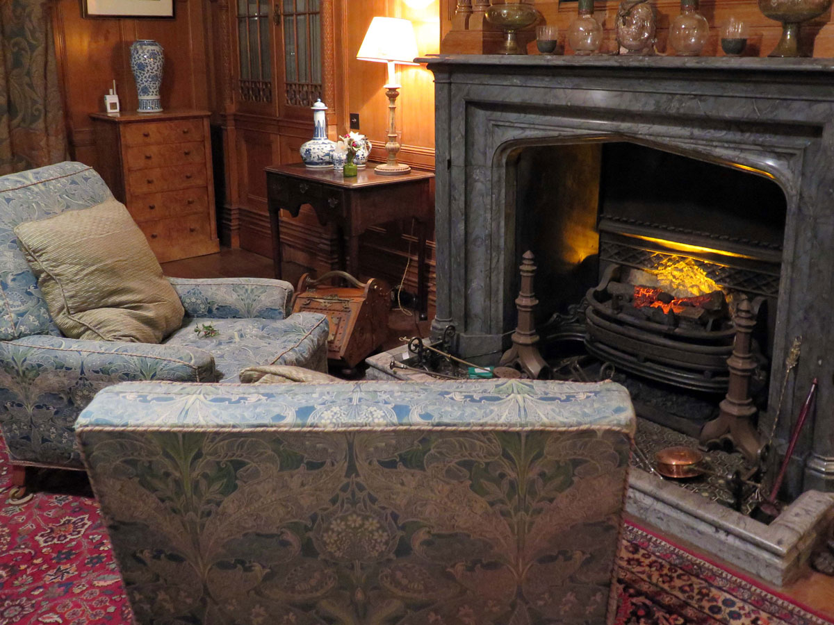 05-Mr-Gibbs's-Room