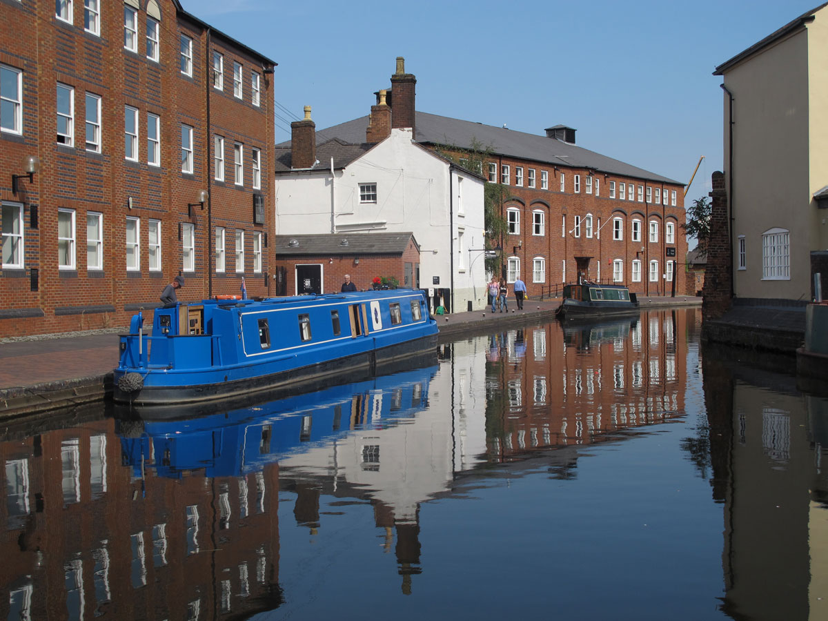 09-The-Birmingham-and-Fazeley-Canal-near-Farmer's-Bridge-Lock-1