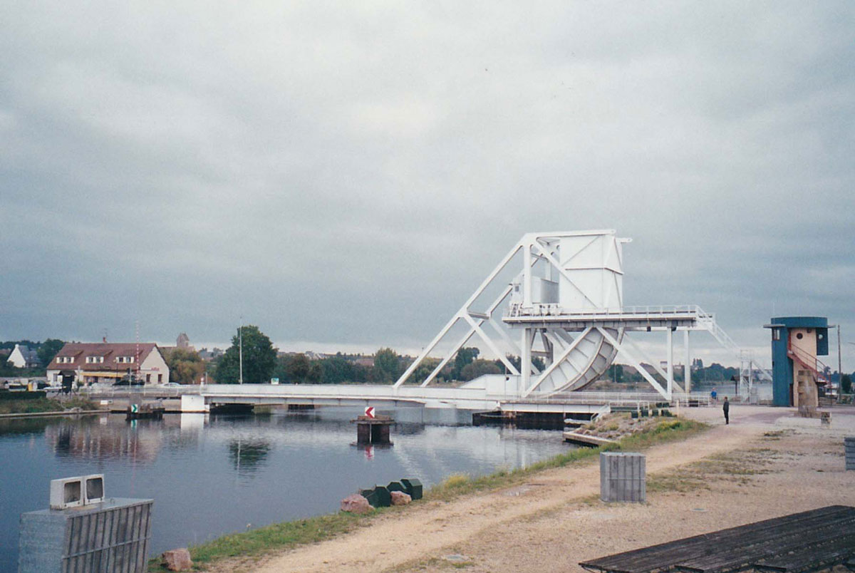 010-The-Modern-Day-Pegasus-Bridge-over-the-Caen-Canal-at-Bénouville