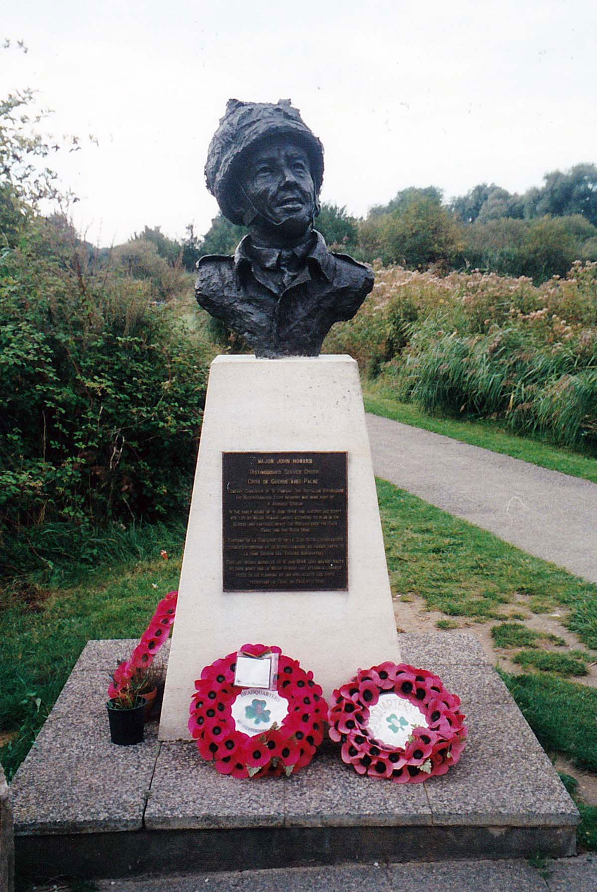 06-A-Bust-of-Major-John-Howard-at-the-spot-where-Glider-No-1-crash-landed